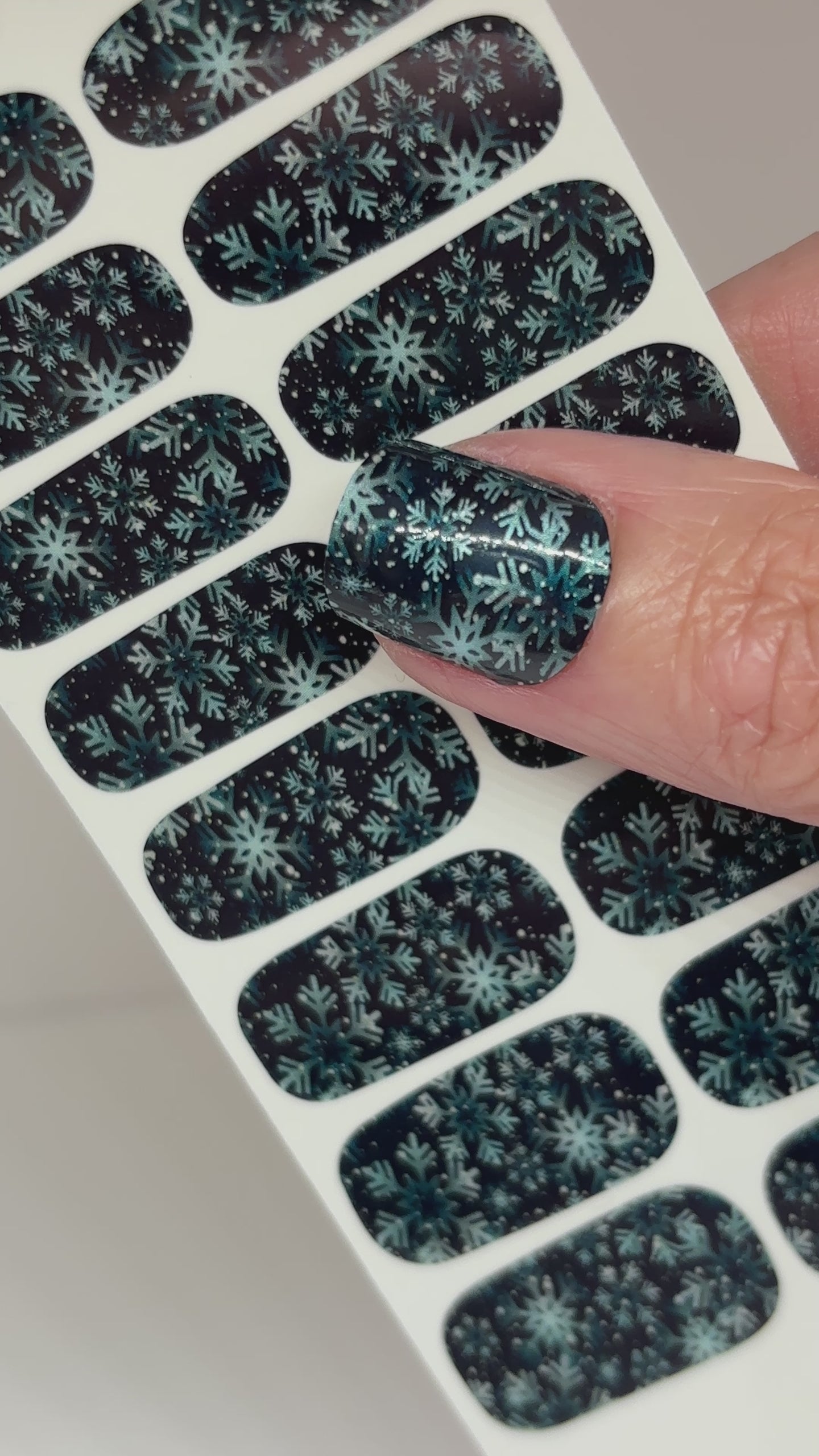 Snowy Night Nail Wraps